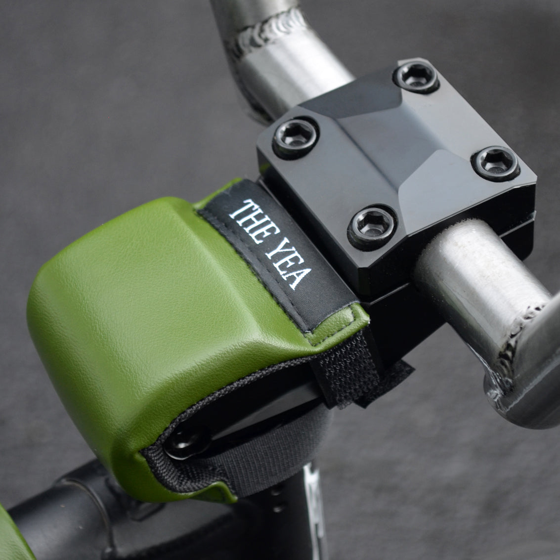 CACTUS GREEN LEATHER STEMBUDDY™