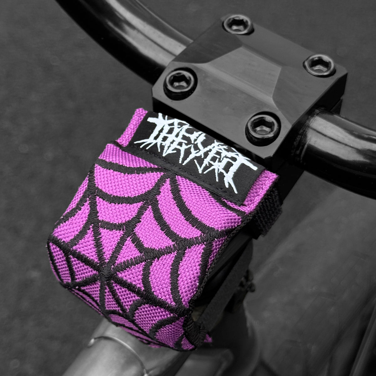 black on grape Spiderweb STEMBUDDY™