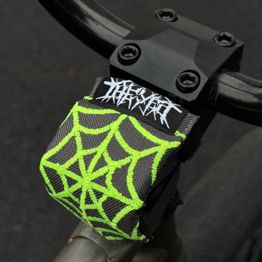 green on charcoal Spiderweb STEMBUDDY™