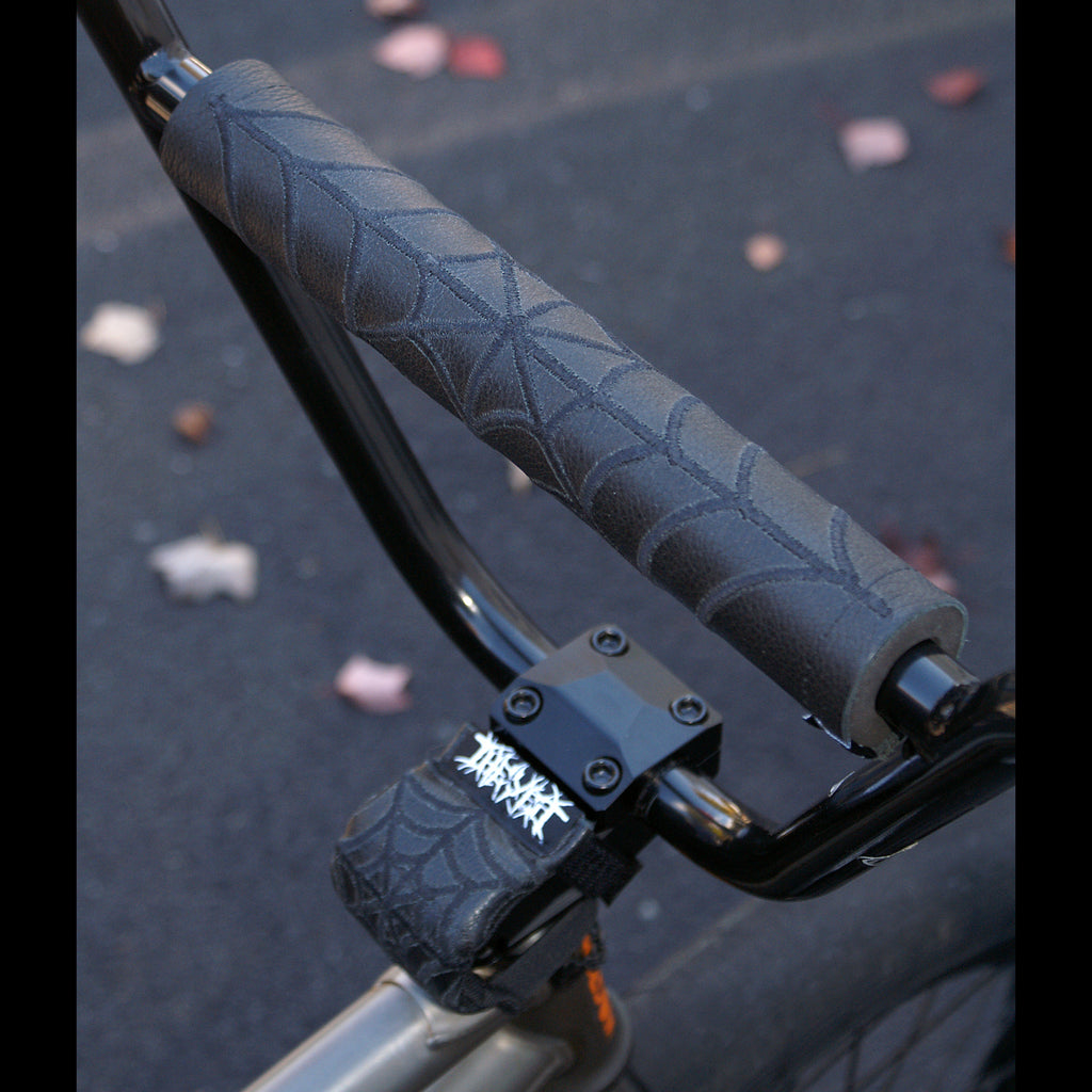 Black on BLACK LEATHER Spiderweb CROSSBAR PAD 10"