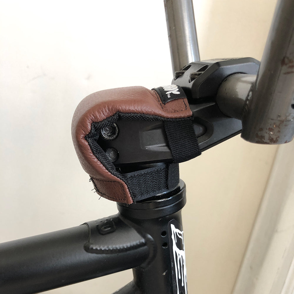 BROWN LEATHER STEMBUDDY™